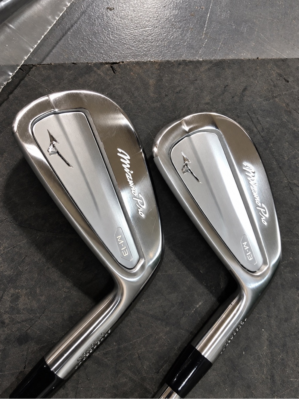 NWT Mizuno M-13 golf clubs 4-PW